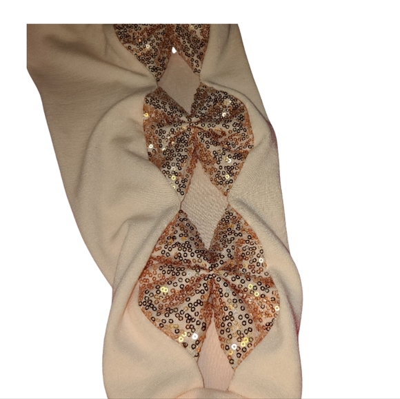 🆕️NWOT Light Pink Crewneck w/ Sequin Bow Detail down Sleeves✨️ Large - Picture 5 of 5